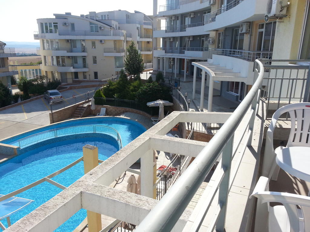 Menada Sunset Kosharitsa Apartments Dış mekan fotoğraf