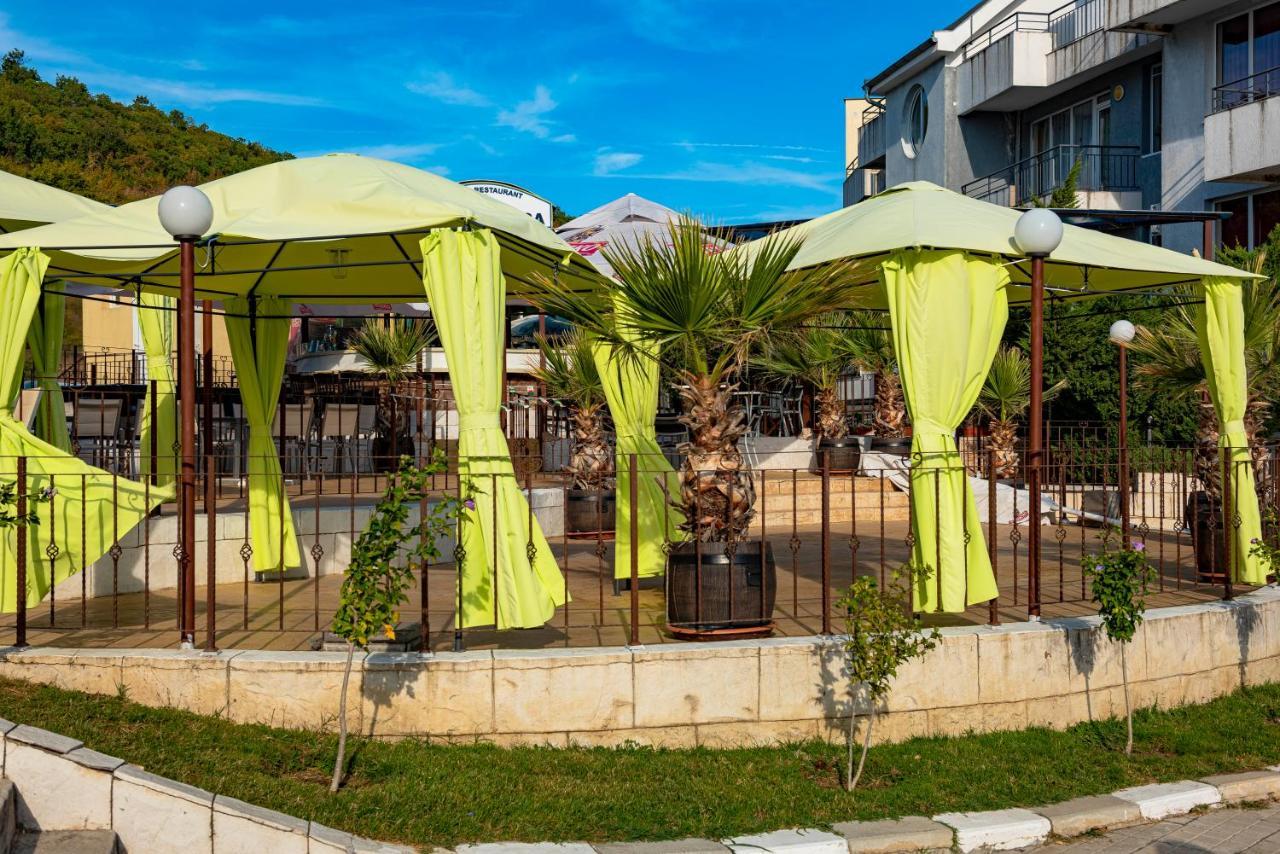 Menada Sunset Kosharitsa Apartments Dış mekan fotoğraf