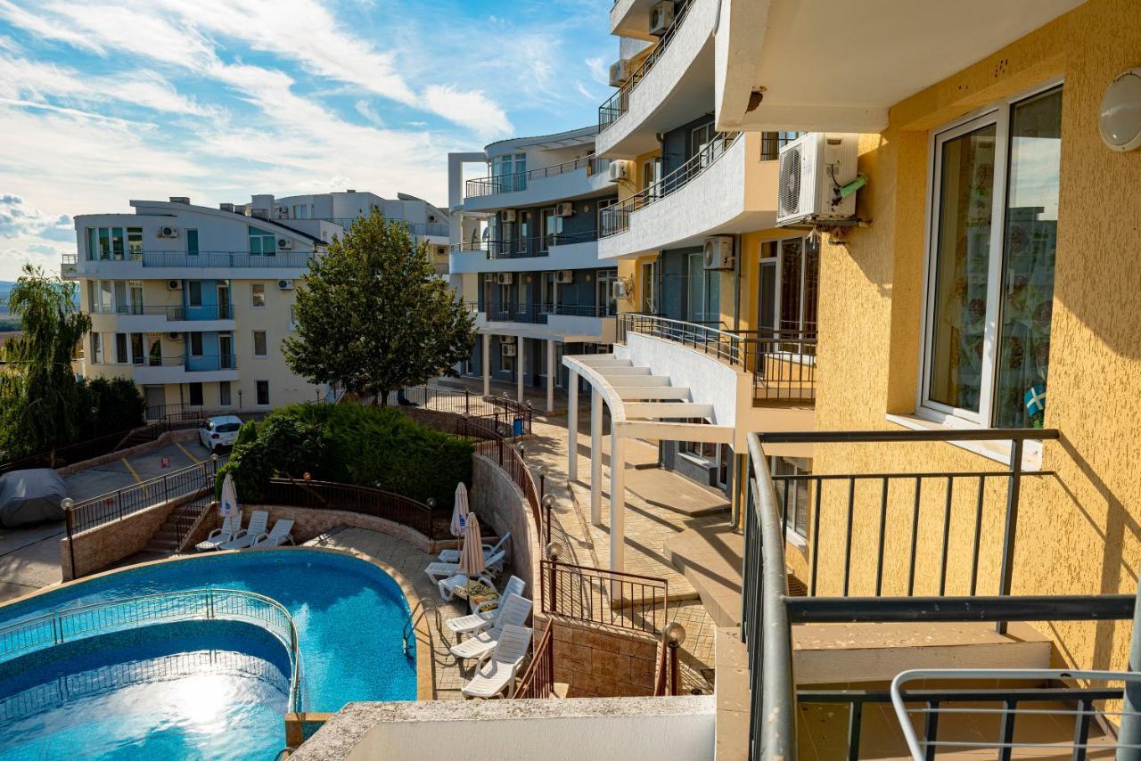 Menada Sunset Kosharitsa Apartments Dış mekan fotoğraf