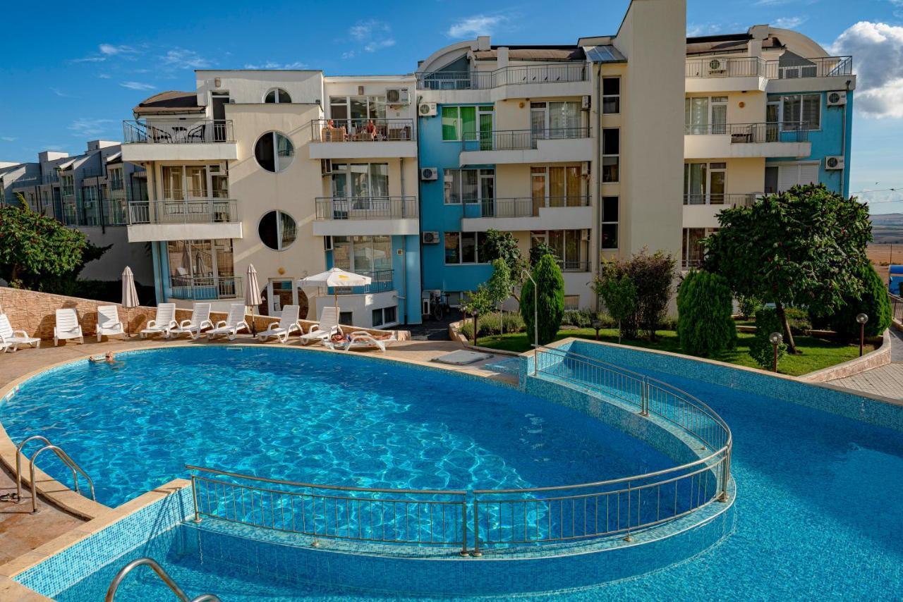 Menada Sunset Kosharitsa Apartments Dış mekan fotoğraf